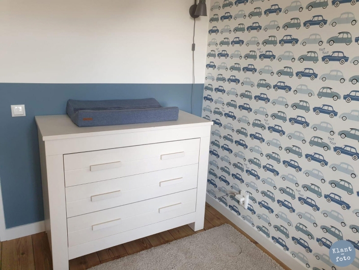 Klantfoto-autobehang-babykamer