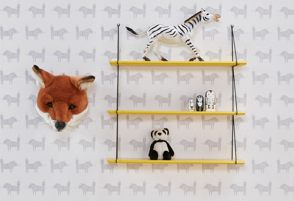 grijs wit vosjes behang in de neutrale unisex babykamer