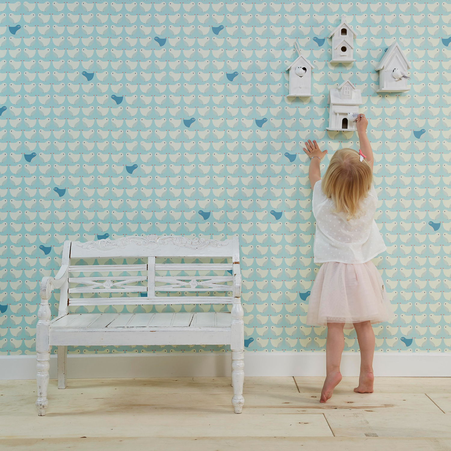 Vogeltjesbehang van Perron 11 in meisjeskamer